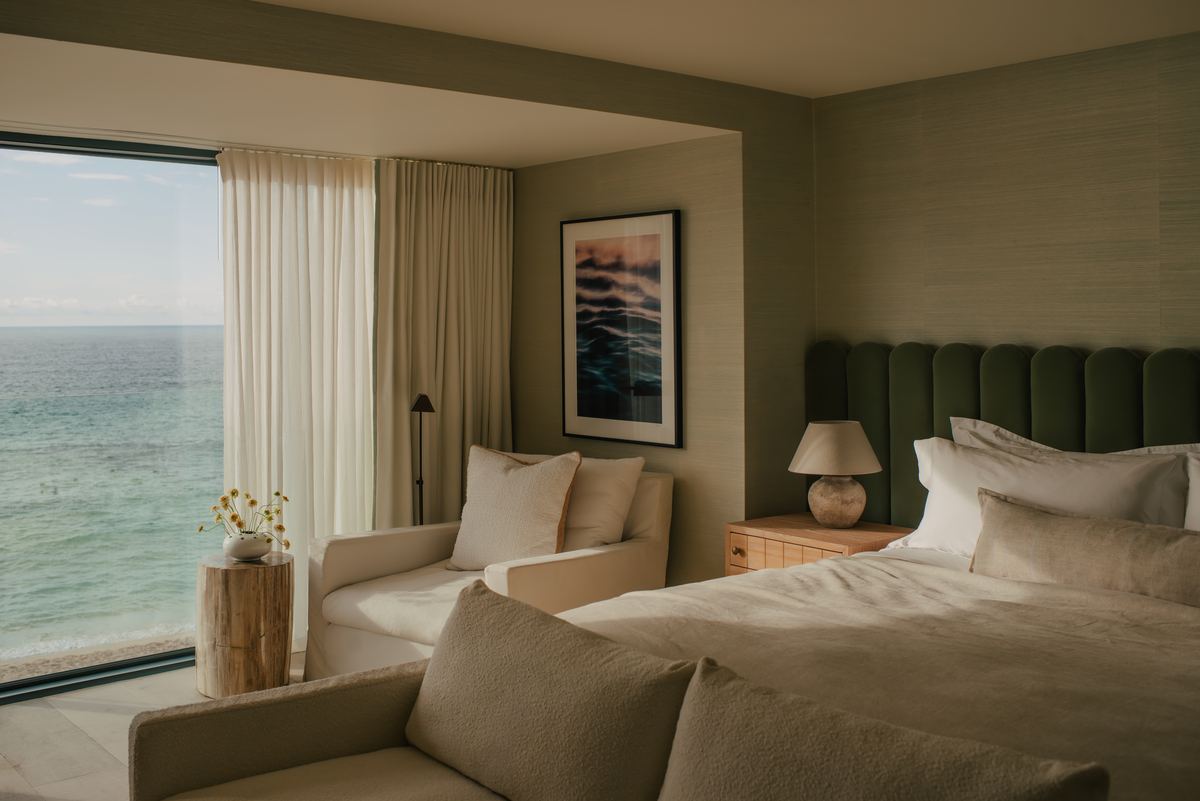 Bedroom with the sea beyond