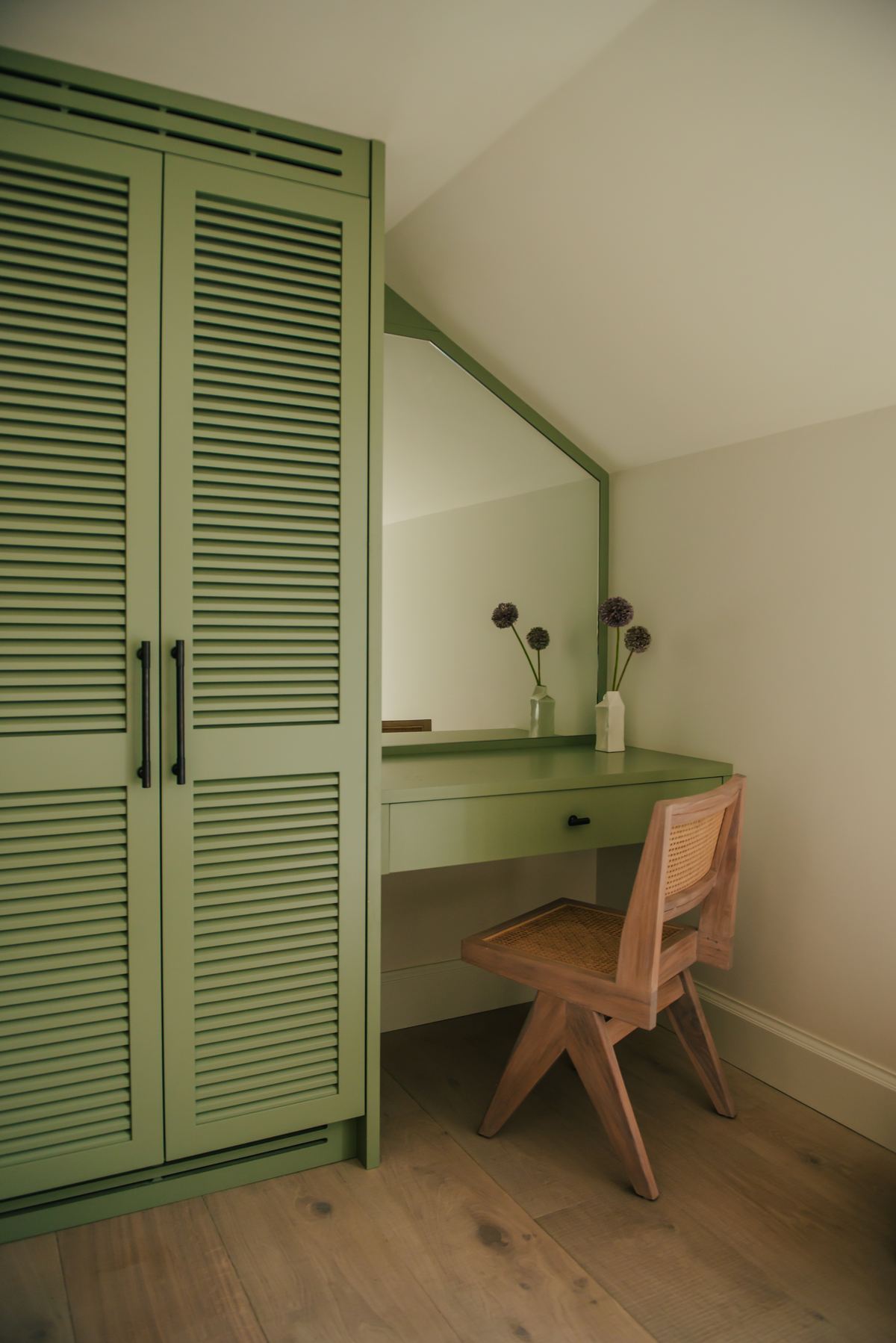 Dressing area with fitted joinery