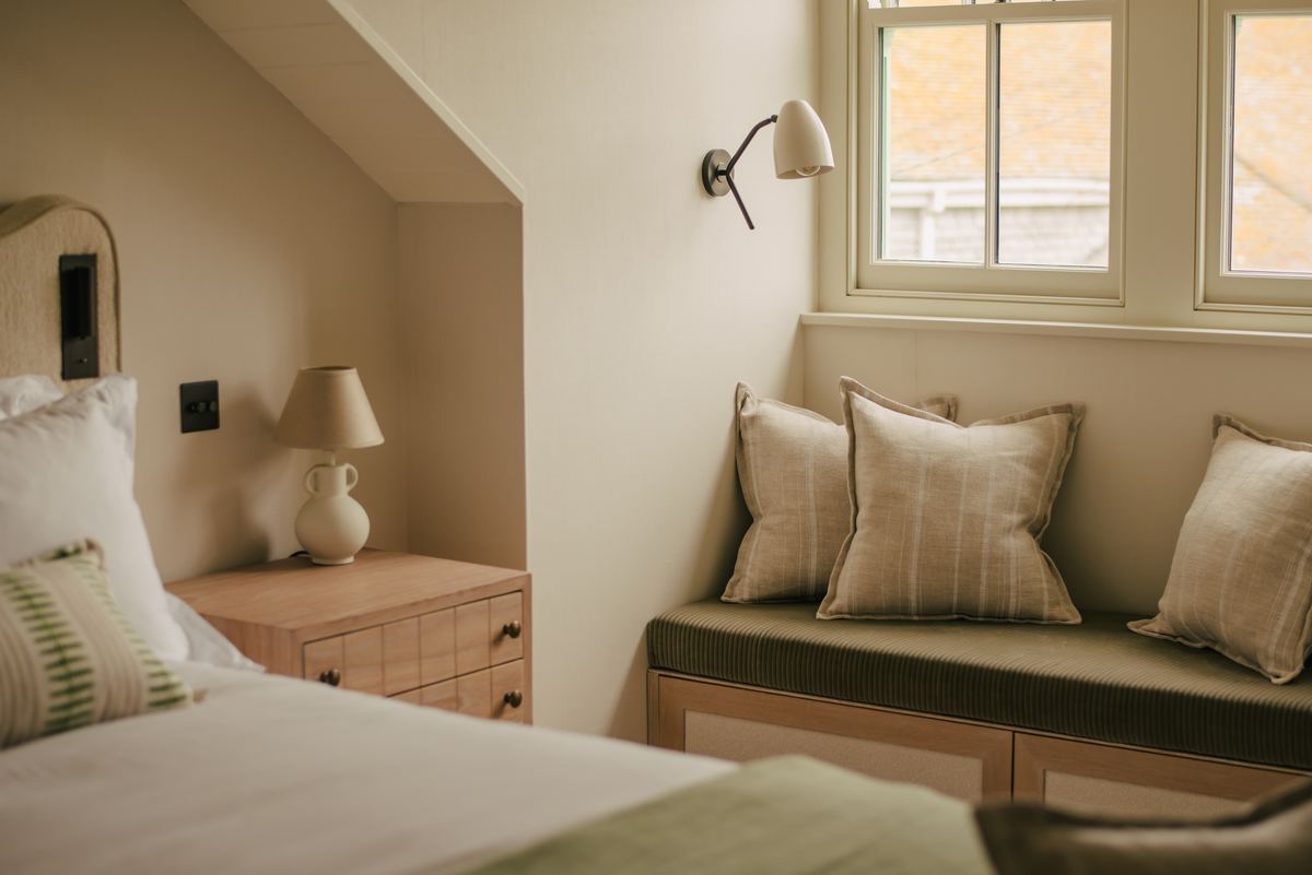 Bedroom with a window seat